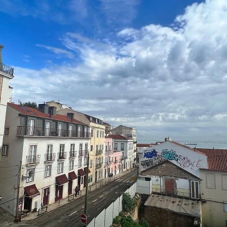 Discover Lisbons History - Stylish Apartment In Alfama Εξωτερικό φωτογραφία